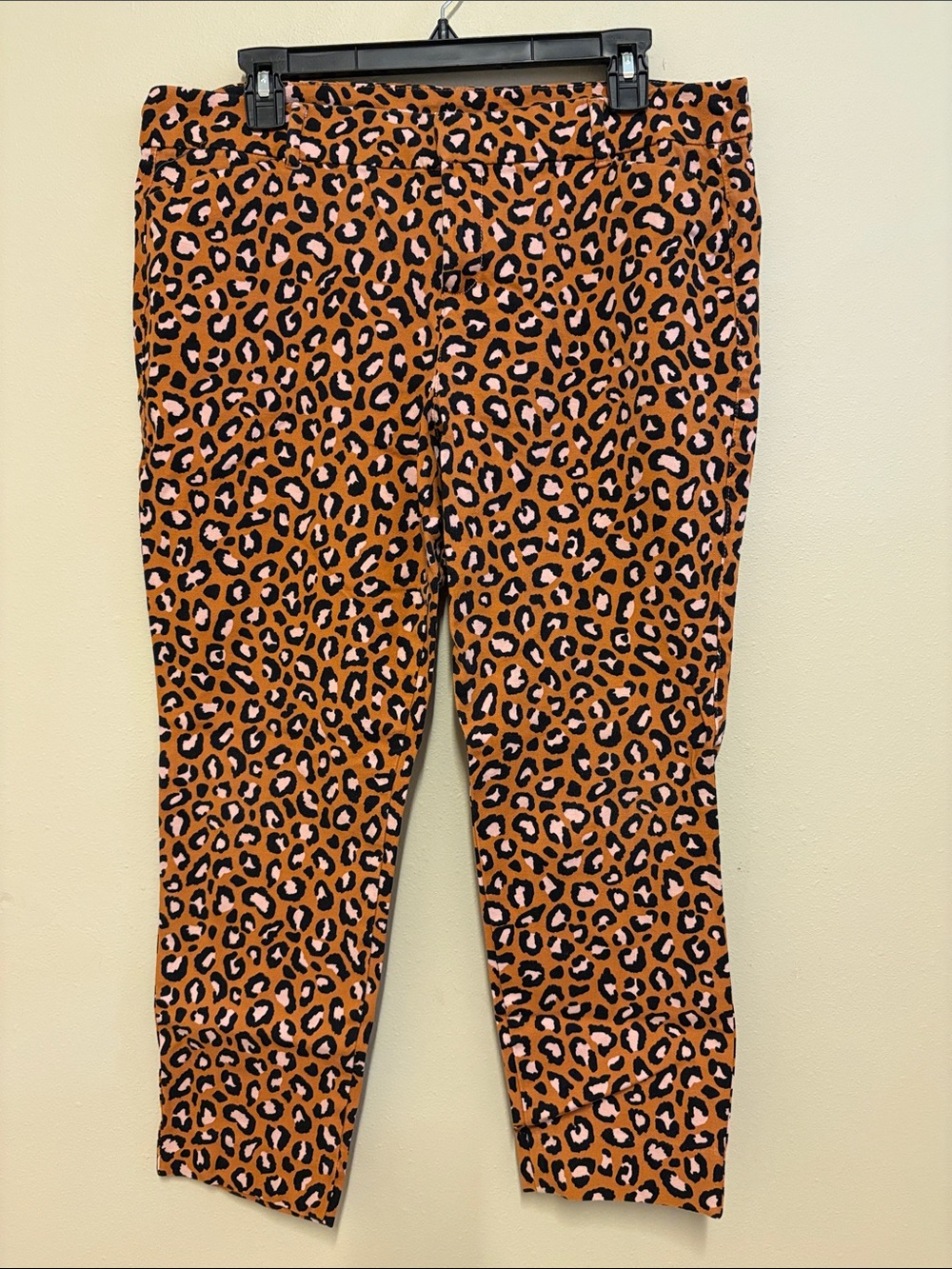 Old Navy Leopard Print Pixie Ankle Pants